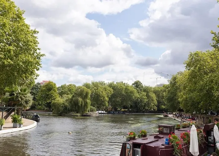 Cosy Little Venice Pied-A-Terre By Morethanstays